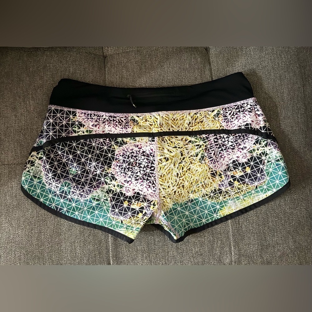 Rare Lululemon Speed Short 2.5” Paradise Grid Very Green Multi 2014  Size 10 - Picture 8 of 9